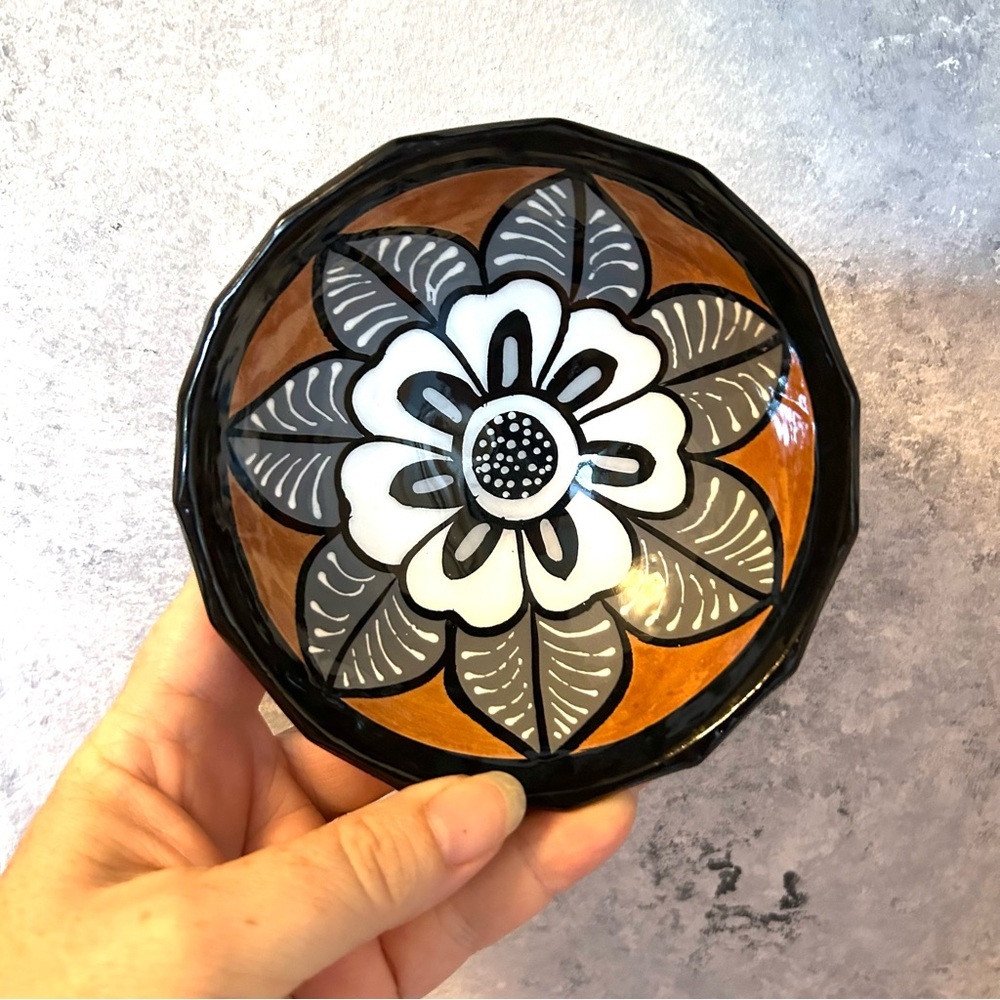 Vintage Mexican Folk Art Pottery Footed Bowl Talavera Hand Painted Flower  4.75”